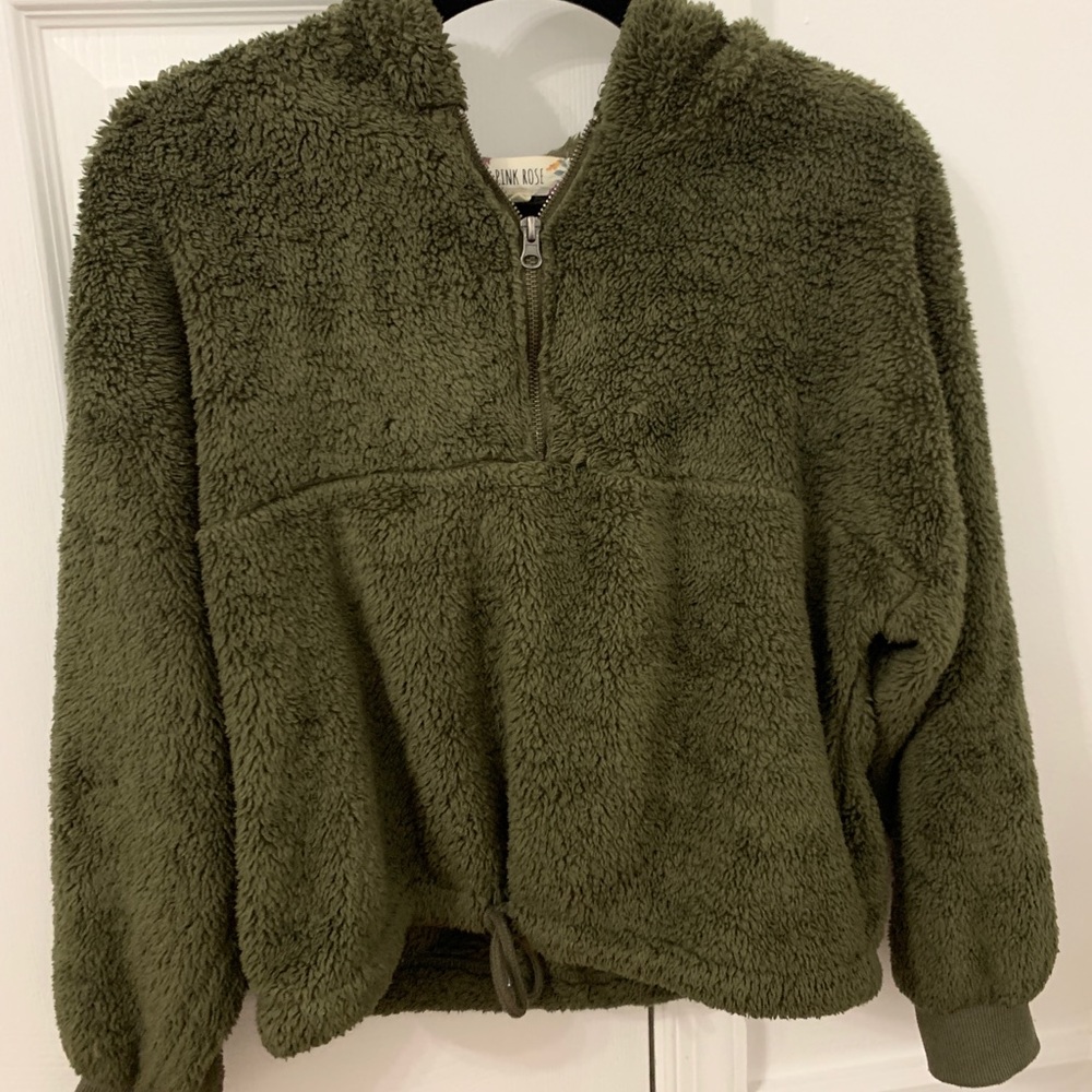 Fuzzy Quarter Zip Up